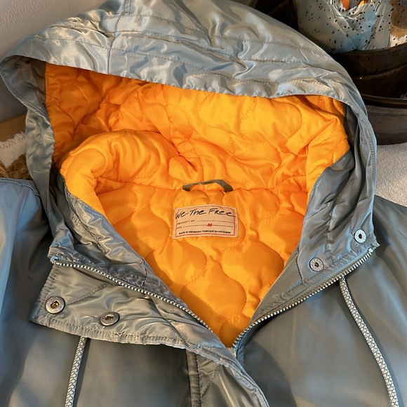 We The Free Vest 💛🥶💛 - Picture 6 of 12